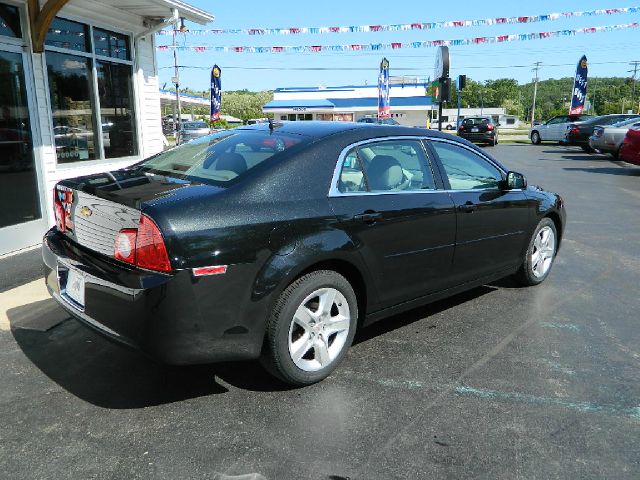 Chevrolet Malibu 2010 photo 2