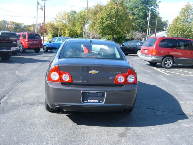 Chevrolet Malibu 2010 photo 3