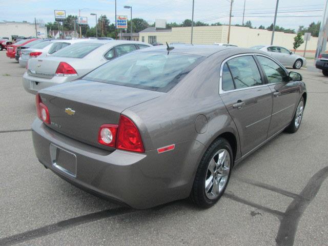 Chevrolet Malibu 2010 photo 2