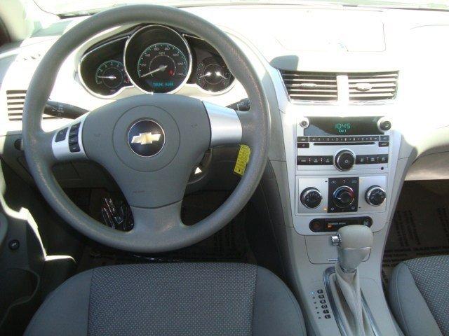 Chevrolet Malibu 2010 photo 2