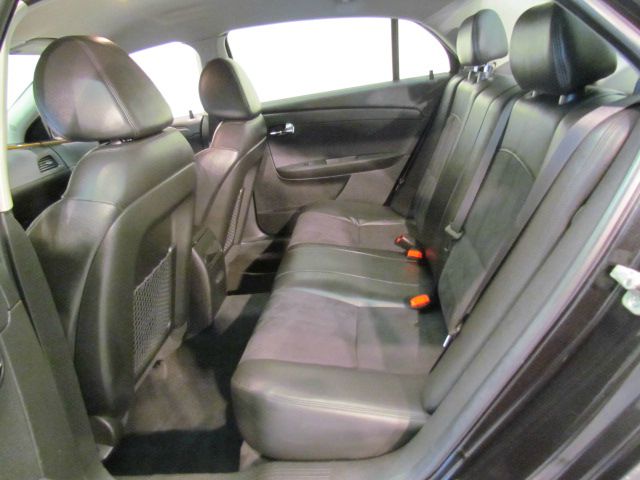 Chevrolet Malibu 2010 photo 3