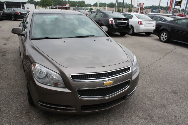 Chevrolet Malibu 4dr AWD SUV Sedan