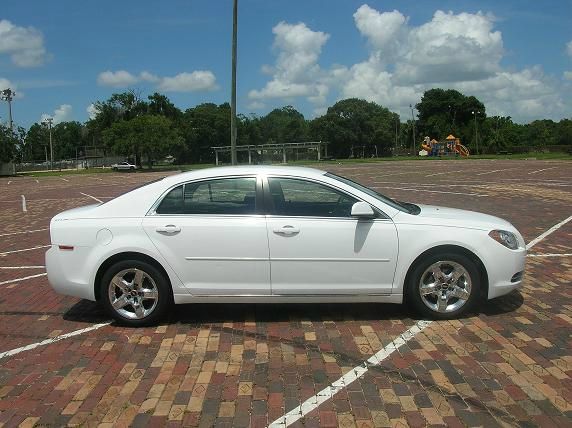 Chevrolet Malibu 2010 photo 2