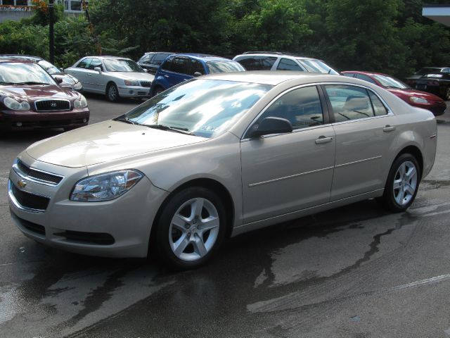 Chevrolet Malibu 2010 photo 2