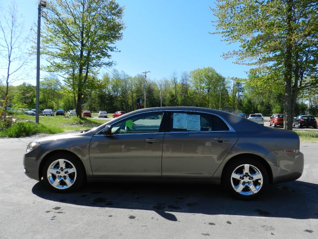 Chevrolet Malibu 2010 photo 2