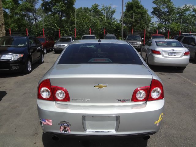 Chevrolet Malibu 2010 photo 3