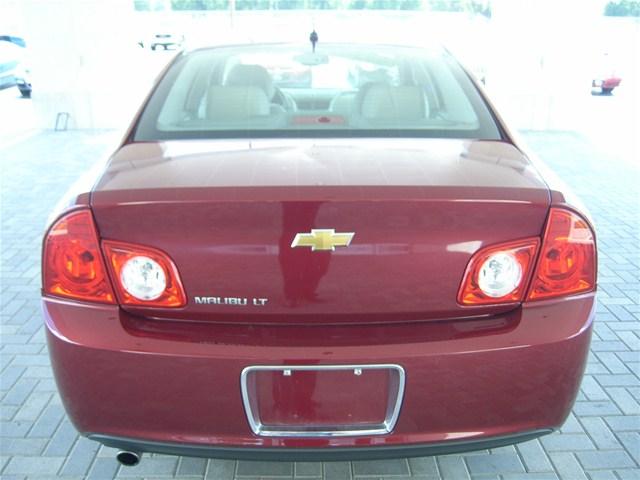 Chevrolet Malibu 2010 photo 3