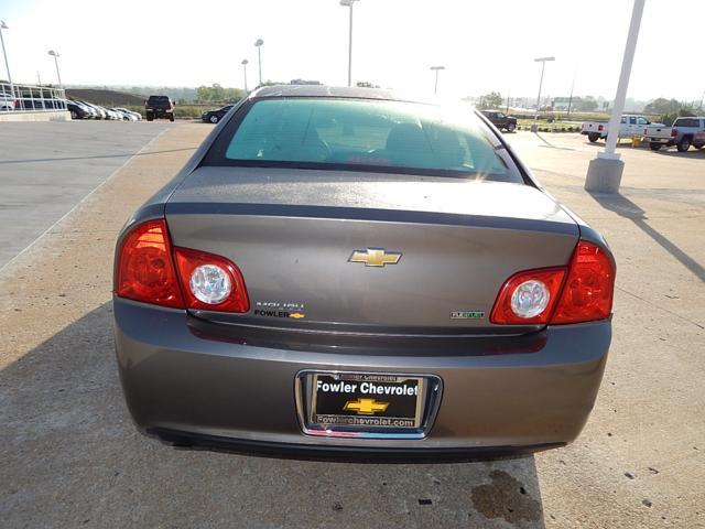 Chevrolet Malibu 2010 photo 3