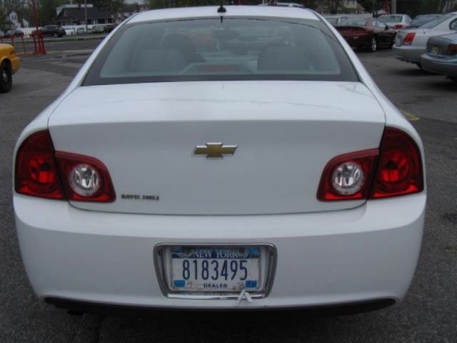 Chevrolet Malibu 2010 photo 3