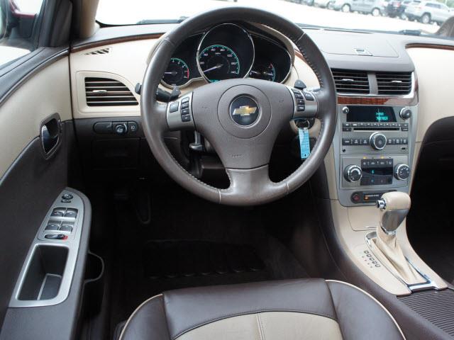 Chevrolet Malibu 2010 photo 2