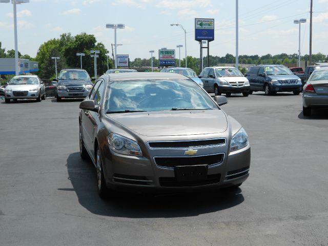 Chevrolet Malibu 2010 photo 3