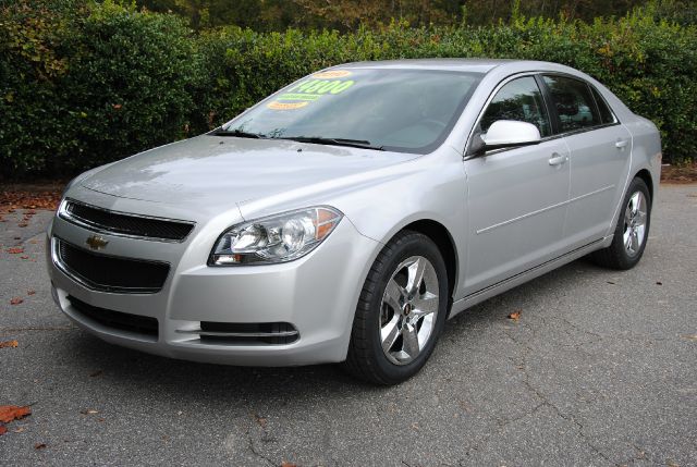 Chevrolet Malibu 2010 photo 2