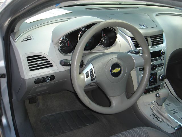 Chevrolet Malibu 2010 photo 3