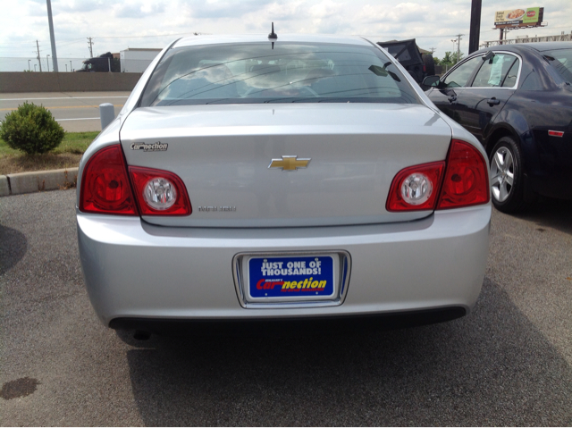 Chevrolet Malibu 2010 photo 3