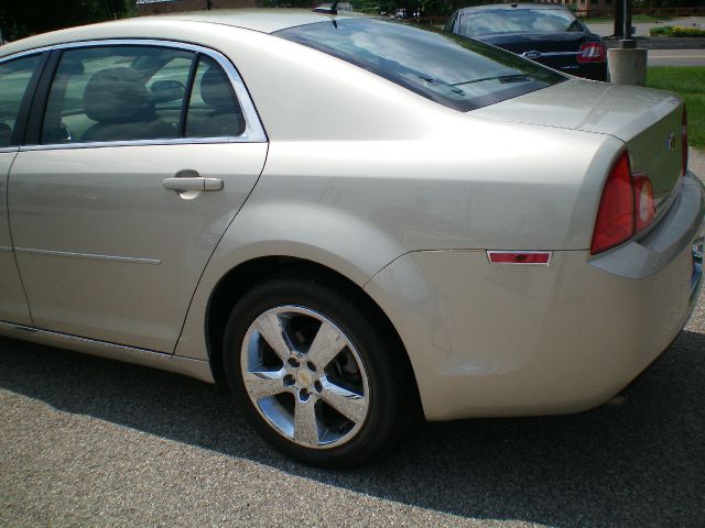 Chevrolet Malibu 2010 photo 2