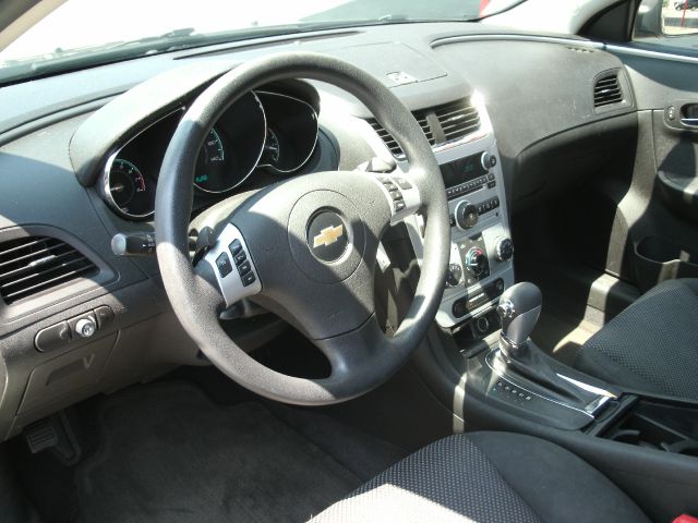 Chevrolet Malibu 2010 photo 2