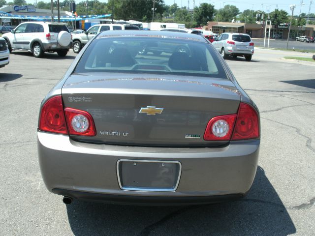 Chevrolet Malibu 2010 photo 3