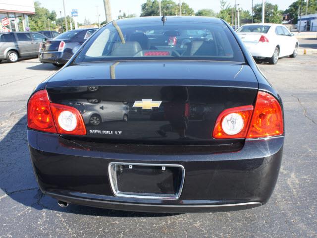 Chevrolet Malibu 2010 photo 2