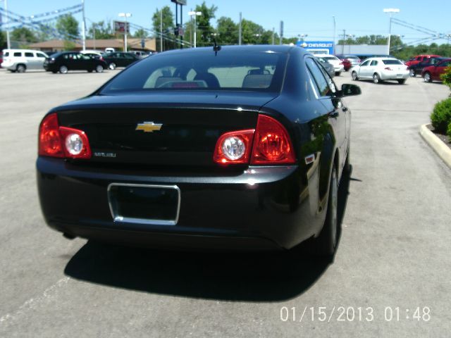 Chevrolet Malibu 2010 photo 2