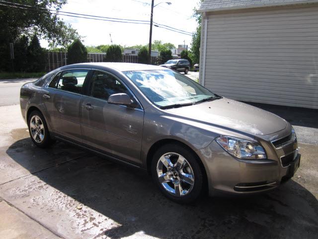 Chevrolet Malibu 2010 photo 2