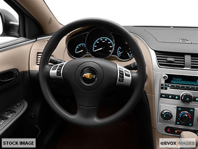 Chevrolet Malibu 2011 photo 2