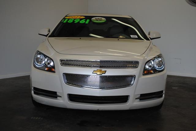 Chevrolet Malibu 2011 photo 2