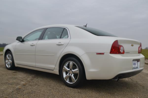 Chevrolet Malibu 2011 photo 3