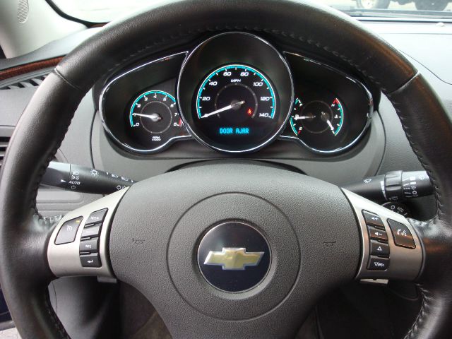 Chevrolet Malibu 2011 photo 3