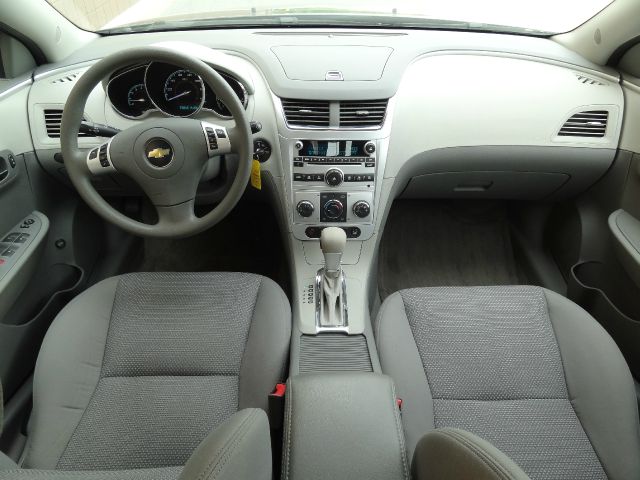 Chevrolet Malibu 2011 photo 3