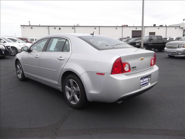 Chevrolet Malibu 2011 photo 2