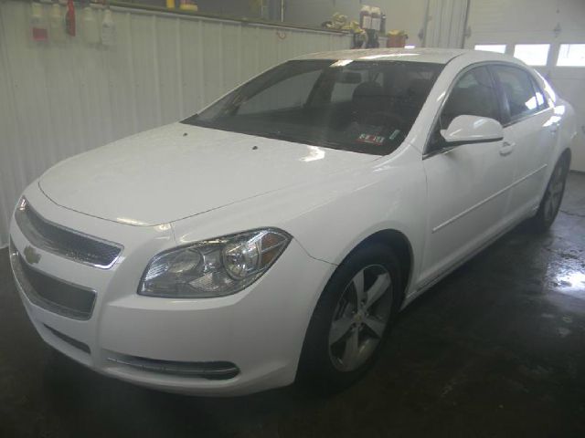 Chevrolet Malibu 2011 photo 4