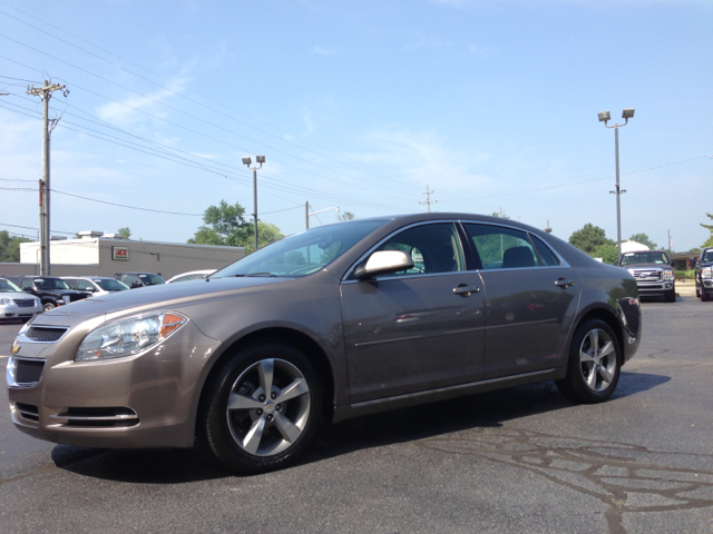 Chevrolet Malibu 2011 photo 2