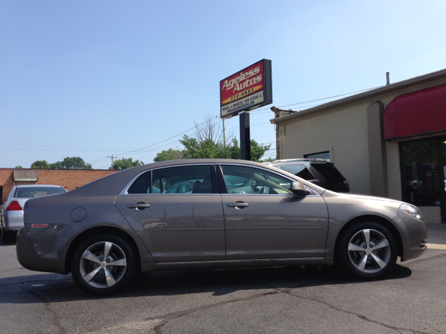 Chevrolet Malibu 2011 photo 3