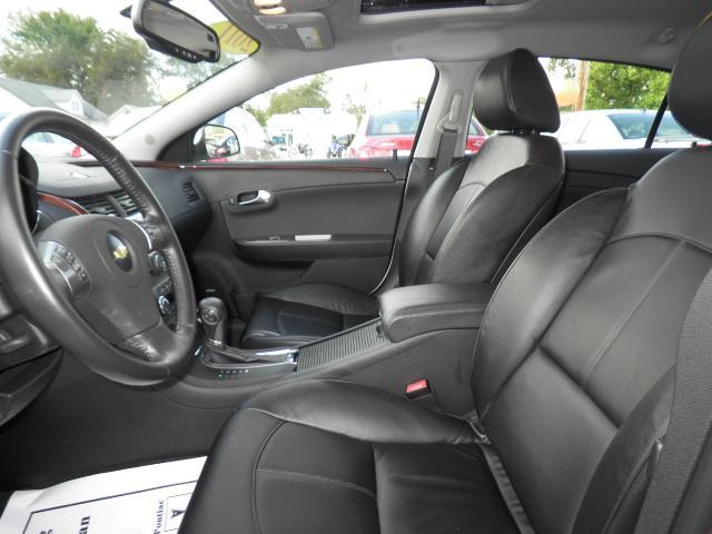 Chevrolet Malibu 2011 photo 4