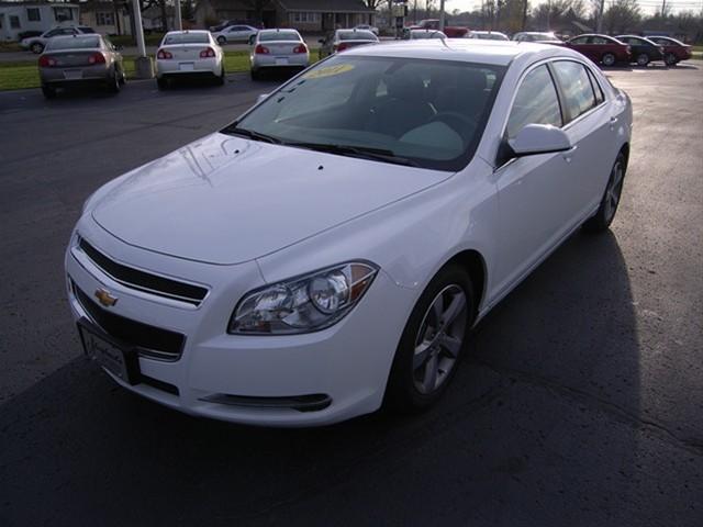 Chevrolet Malibu 2011 photo 2