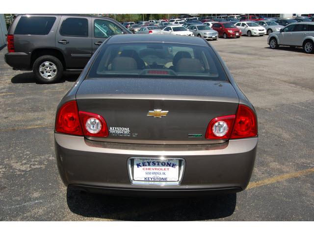 Chevrolet Malibu 2011 photo 3