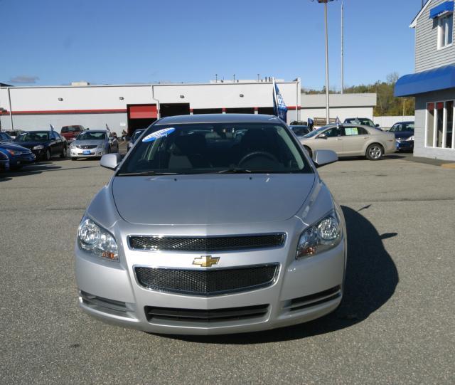 Chevrolet Malibu 2011 photo 2