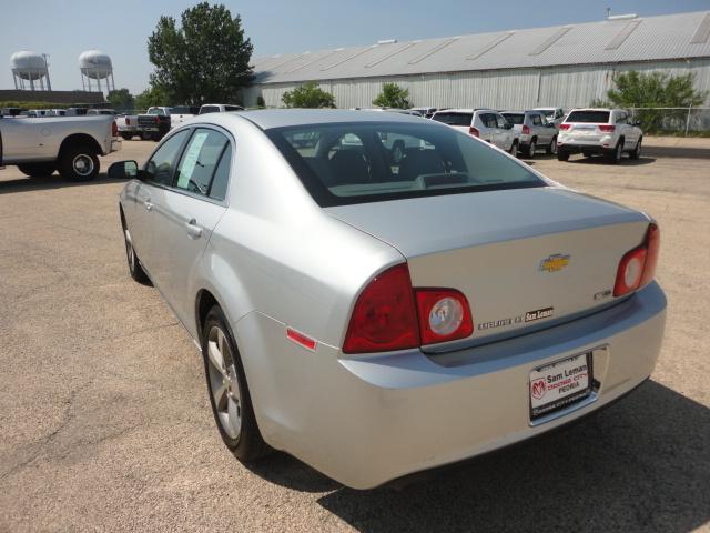 Chevrolet Malibu 2011 photo 2