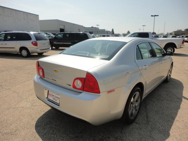 Chevrolet Malibu 2011 photo 3