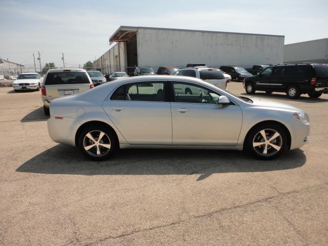 Chevrolet Malibu 2011 photo 4