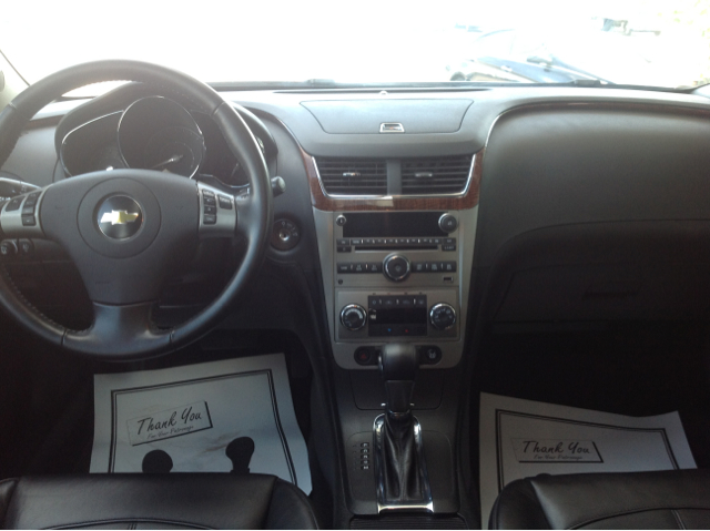 Chevrolet Malibu 2011 photo 3