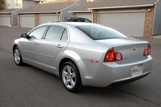 Chevrolet Malibu 2011 photo 2