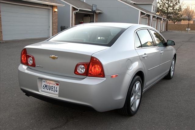 Chevrolet Malibu 2011 photo 3