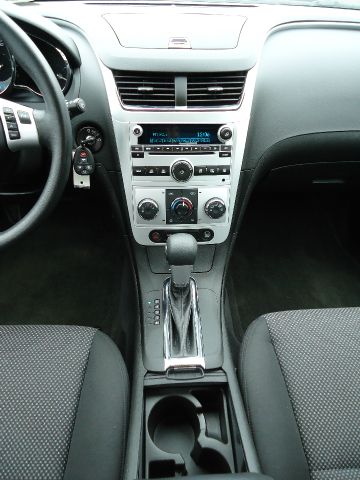 Chevrolet Malibu 2011 photo 3