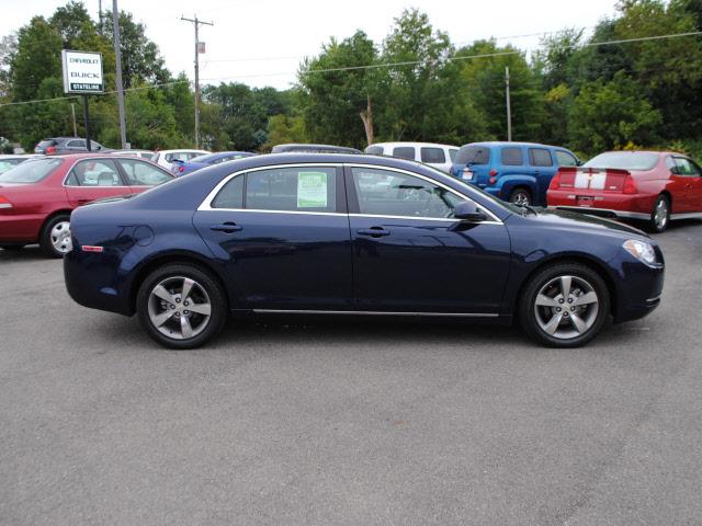 Chevrolet Malibu 2011 photo 1