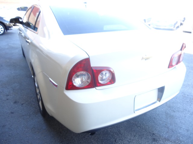 Chevrolet Malibu 2011 photo 2