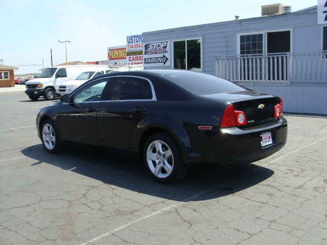 Chevrolet Malibu 2011 photo 2