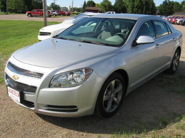 Chevrolet Malibu 2011 photo 2