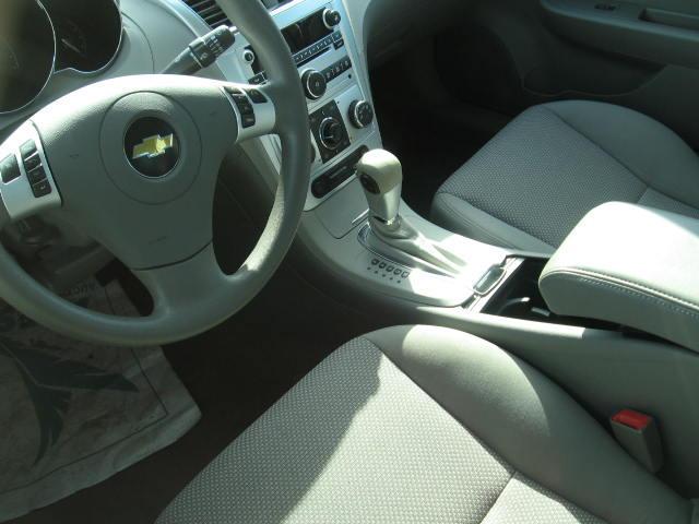 Chevrolet Malibu 2011 photo 3