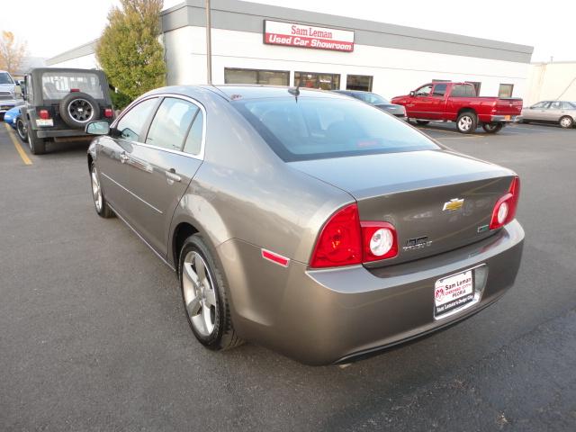 Chevrolet Malibu 2011 photo 2